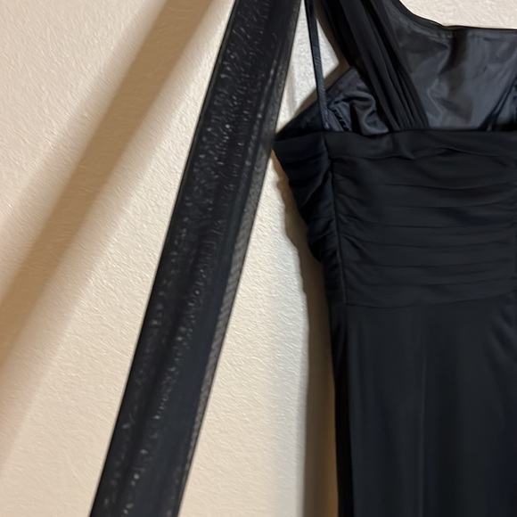 Alex Evenings Black One Shoulder Sheer Overlay Scarf Gown, Size 6 - Picture 6 of 6